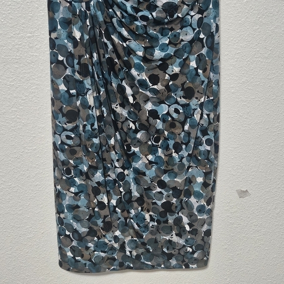 Connected roushing in waist area business dress size 6 - Picture 3 of 12